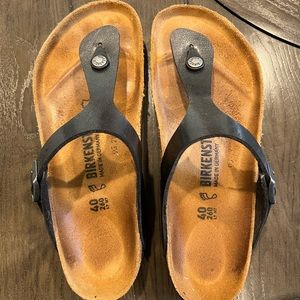 Birkenstock leather flip flops size 9